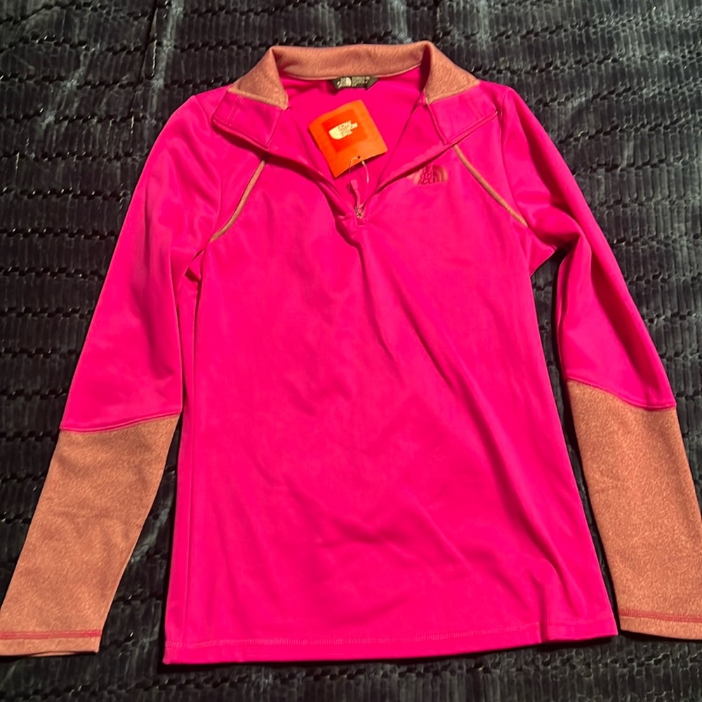 BNWT The North Face women’s pink long sleeve